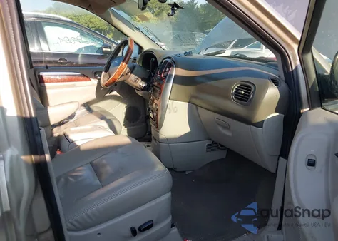 2005 Chrysler Town & Country Limited z USA, uszkodzony, nr VIN 2C8GP64L15R291542